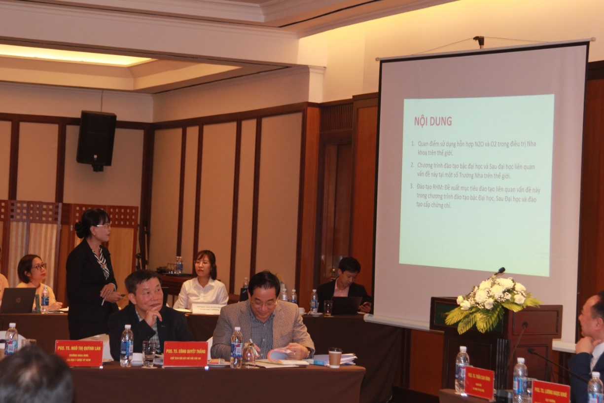 PGS.TS Ngô Thị Quỳnh Lan, trưởng  khoa Răng Hàm Mặt, Đại học Y dược TP HCM báo cáo đề xuất mục tiêu trong chương trình đào tạo đại học, sau đại học